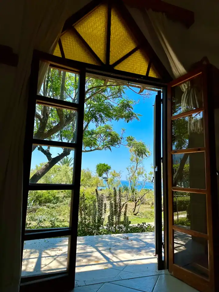 Beachside Bungalow sea view from the doorway